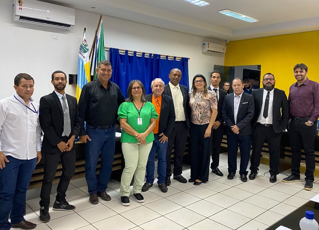 CÂMARA MUNICIPAL DE GUIRATINGA RECEBEU DIRETORA DO CONSÓRCIO REGIONAL DE SAÚDE